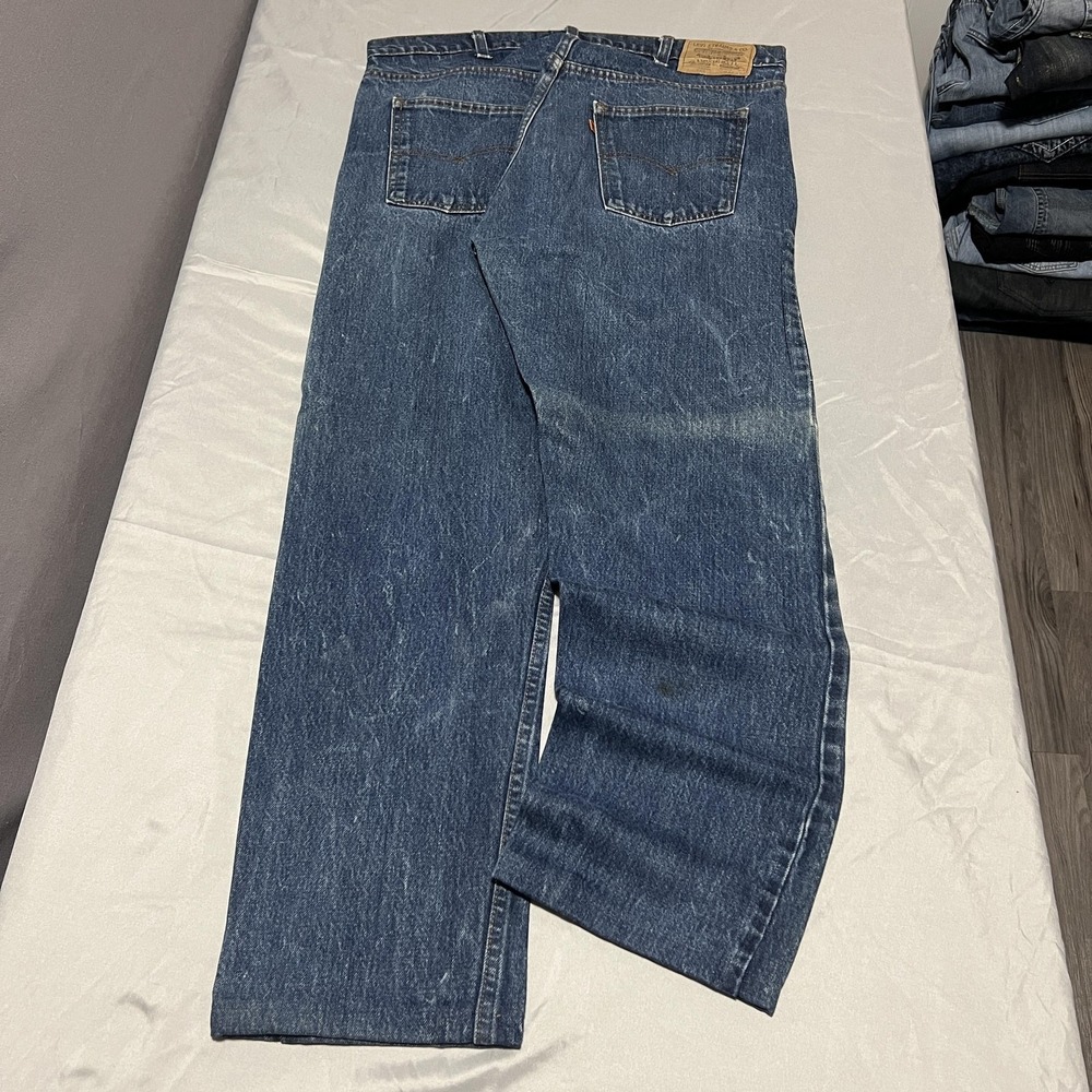 Vintage Levis Jeans Mens 38x30 Blue Medium‎ Wash Straight Leg Denim USA 90s 517